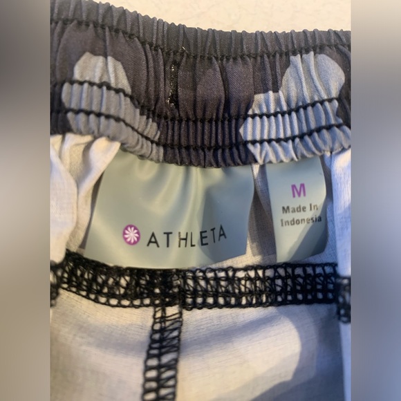 Athleta shorts size Medium - Picture 2 of 3
